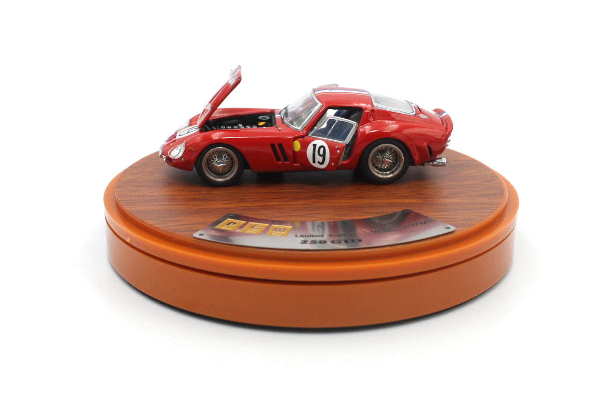 PGM Model 1/64 Ferrari 250 GTO #19 Red Luxury Box – J Toys Hobby